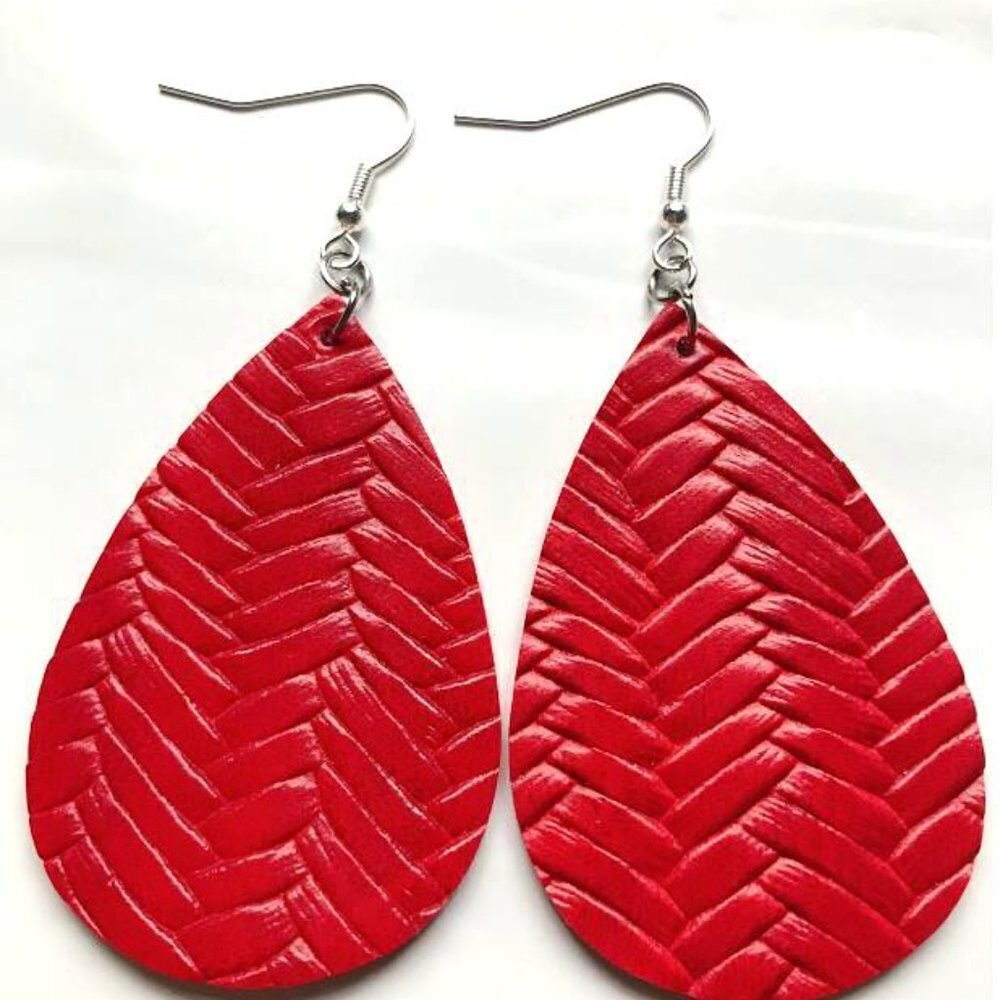 ❤️ Red Braided Faux Leather Teardrop Earrings – Lightweight Statement Look ❤️